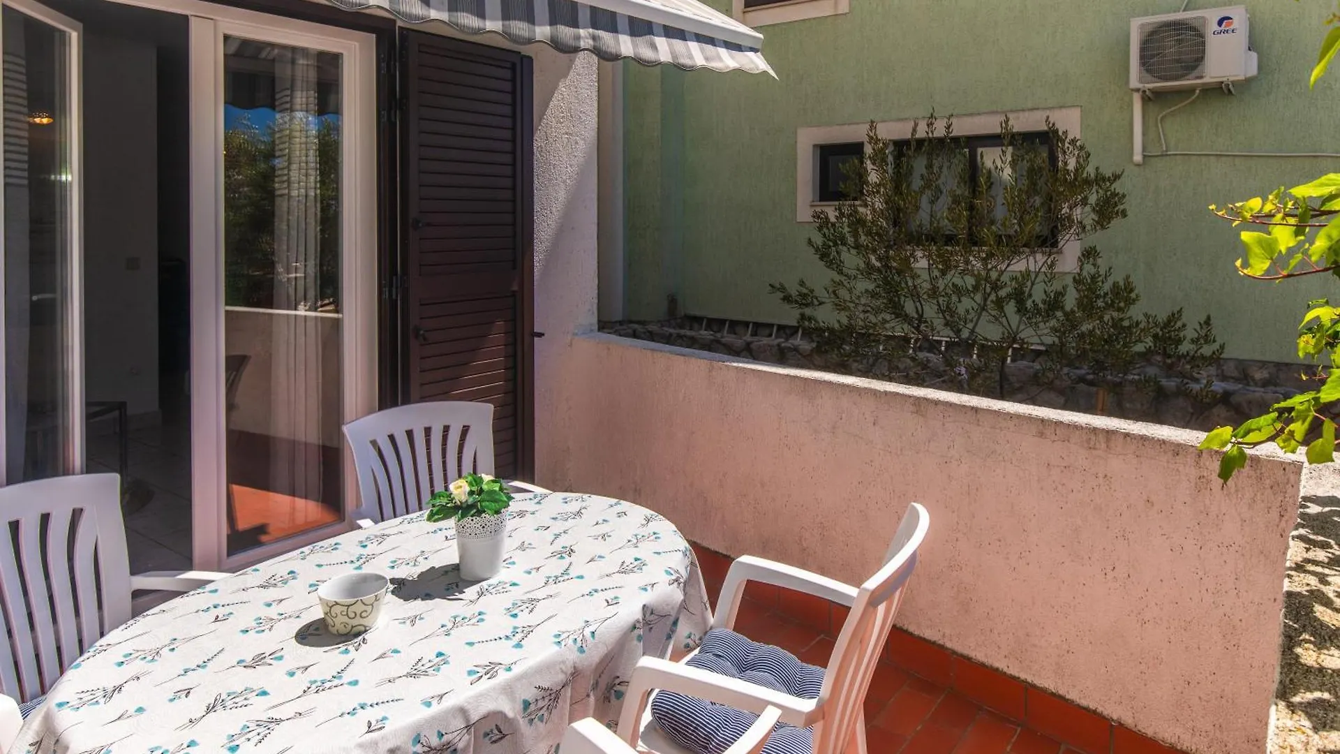Apartment Laura Punat 0*,